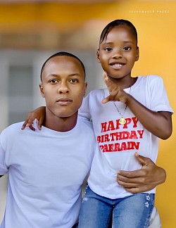 Raëns Dard et une amie